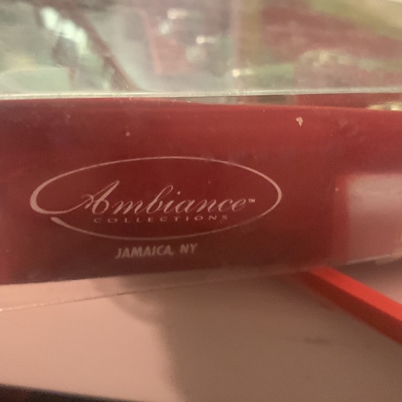 Green pine cone and needle art spreaders. - Picture 6 of 8